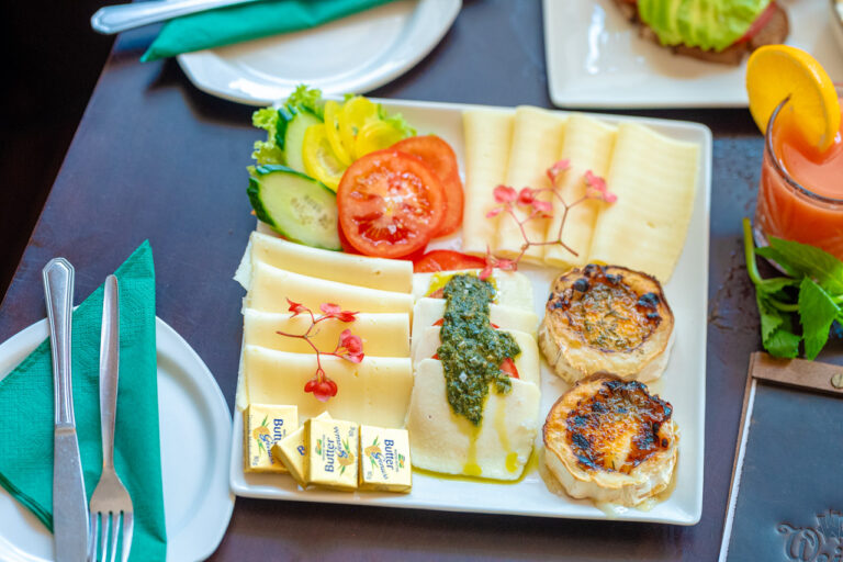 Vegetarische Frühstücksplatte für Zwei